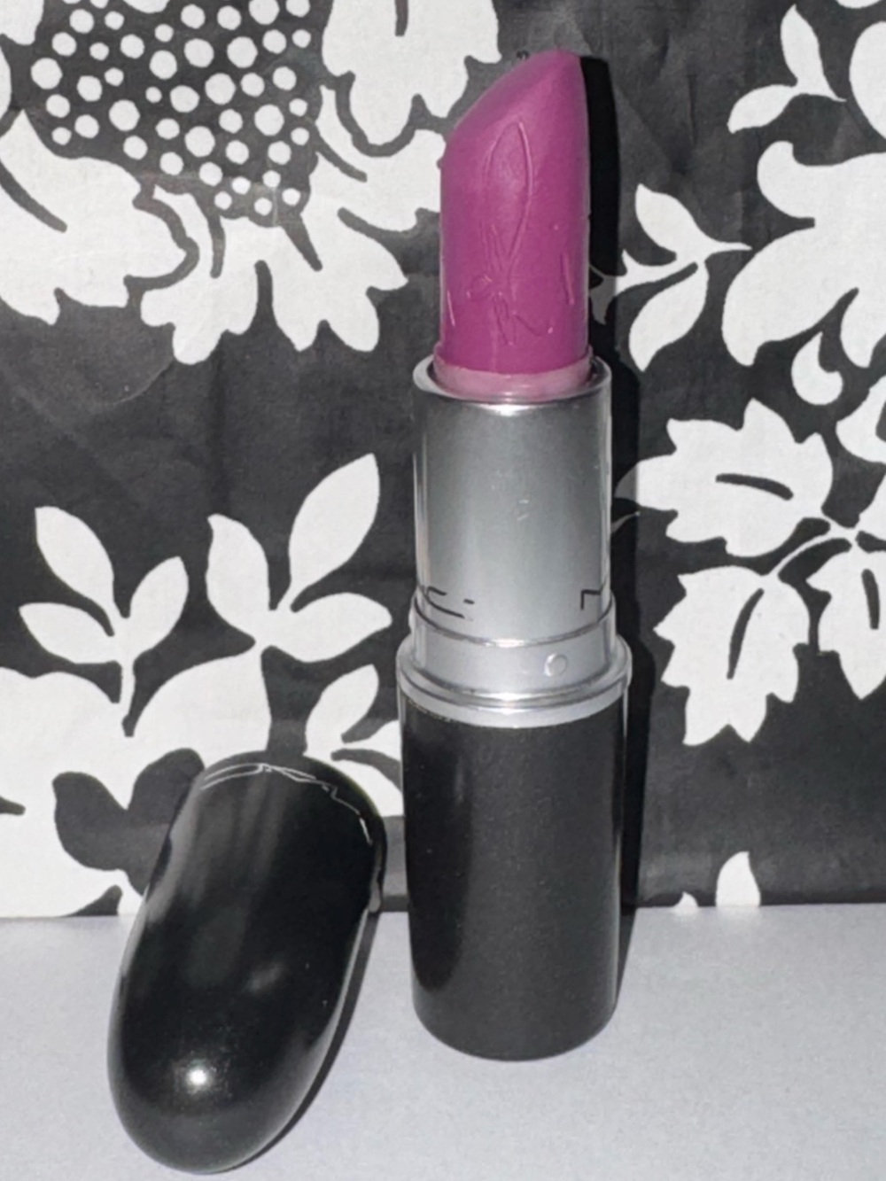 Mac Riri Boy lipstick-LE